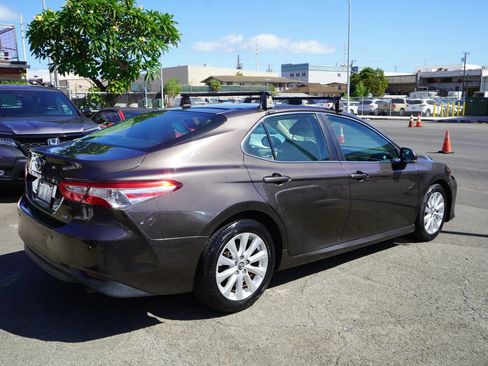 Used 2018 Toyota Camry LE FWD image 24