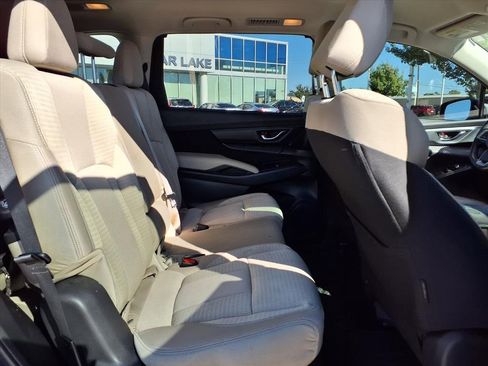 Certified 2023 Subaru Ascent Premium w/ Convenience Package image 7