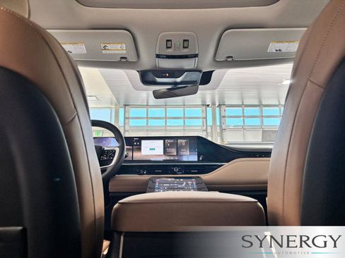 Certified 2026 INFINITI QX80 Luxe AWD/4WD image 23