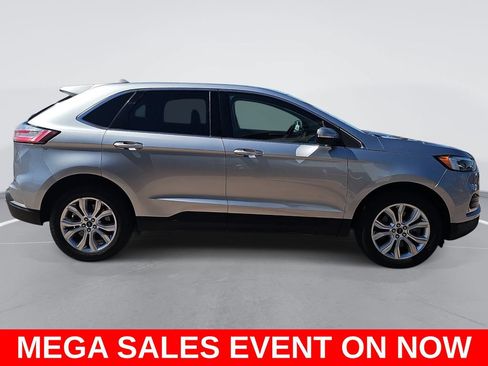 Used 2022 Ford Edge Titanium w/ Equipment Group 301A AWD/4WD image 2