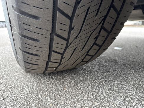 Used 2022 GMC Yukon XL SLT w/ SLT Luxury Package image 12