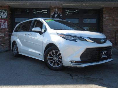 Used 2021 Toyota Sienna XLE