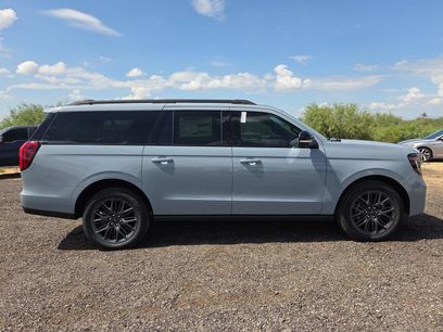 New 2027 Ford Expedition Max Platinum w/ Stealth Appearance Package