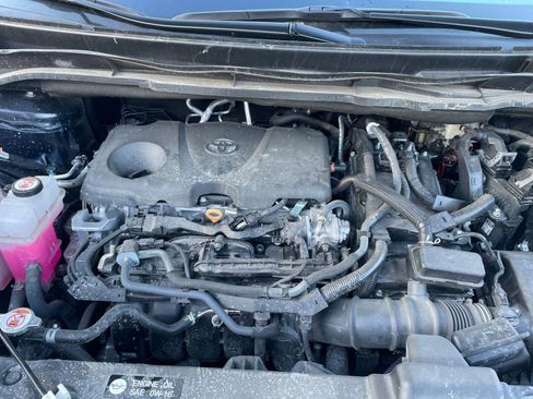 Used 2025 Toyota Sienna XLE image 34