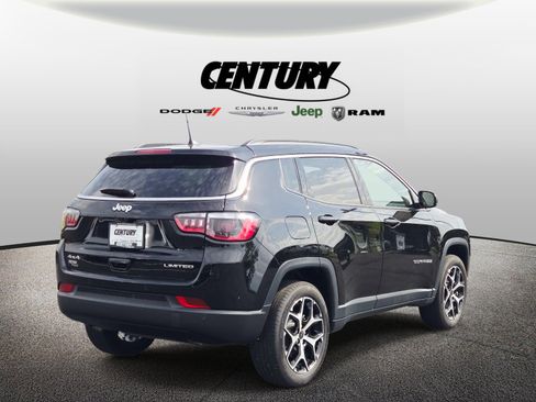 Used 2025 Jeep Compass Limited image 4