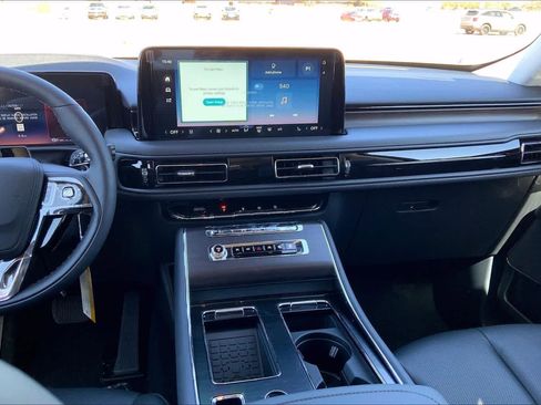 New 2026 Lincoln Aviator Reserve w/ Jet Appearance Package image 6