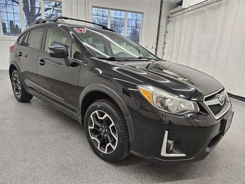 Used 2017 Subaru Crosstrek 2.0i Limited image 3