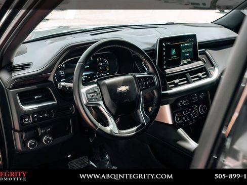 Used 2024 Chevrolet Suburban LT RWD image 16