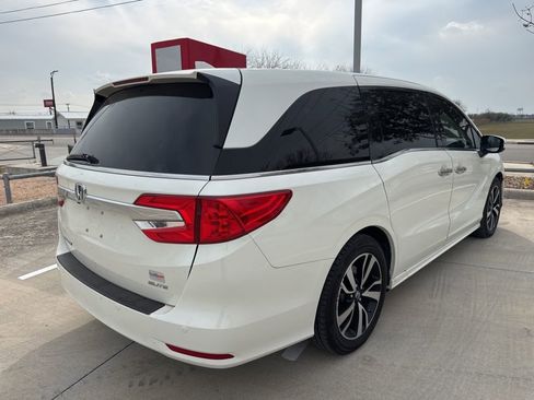 Used 2019 Honda Odyssey Elite image 3