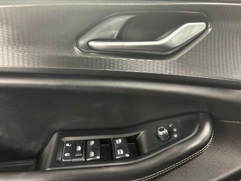 Used 2023 Jeep Grand Cherokee Laredo image 20