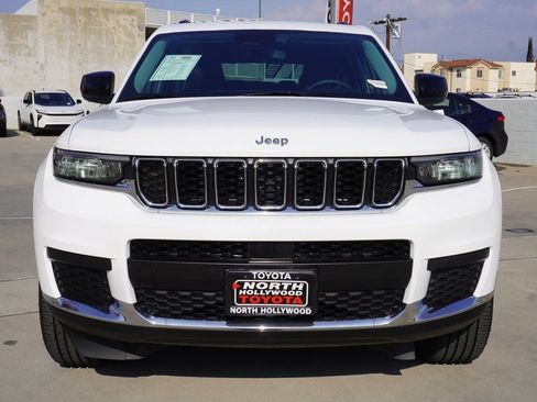 Used 2023 Jeep Grand Cherokee L Laredo image 3