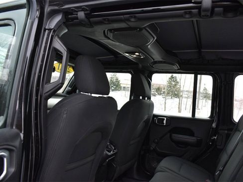 Used 2021 Jeep Wrangler Unlimited Sport image 28