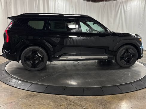 New 2026 Kia EV9 GT-Line AWD/4WD image 2