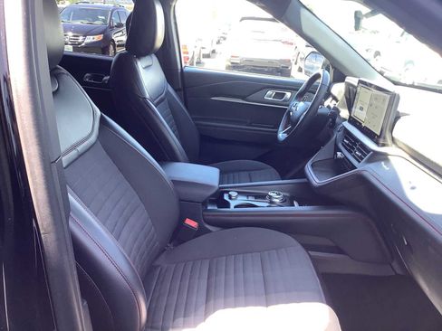 Used 2025 Ford Explorer ST-Line AWD/4WD image 15