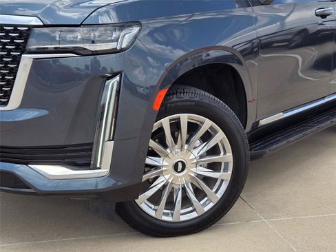 Used 2021 Cadillac Escalade Premium Luxury AWD/4WD image 7