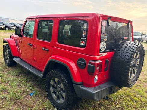 Used 2018 Jeep Wrangler Unlimited Sahara w/ Dual Top Group AWD/4WD image 11