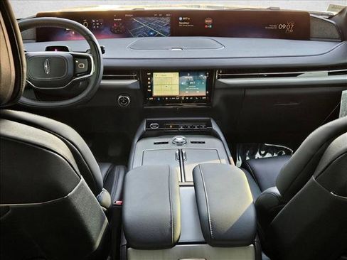 New 2025 Lincoln Navigator Reserve w/ Jet Appearance Package image 15