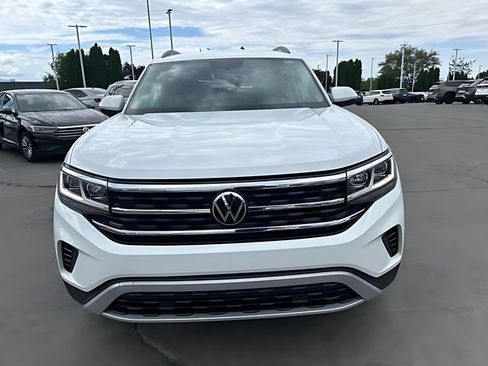 Used 2023 Volkswagen Atlas SE w/ Black Wheel Package AWD/4WD image 8
