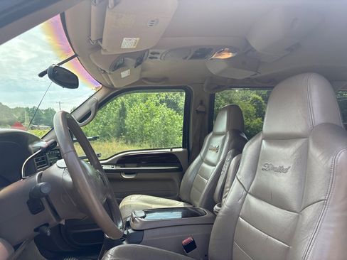 Used 2002 Ford Excursion Limited RWD image 9