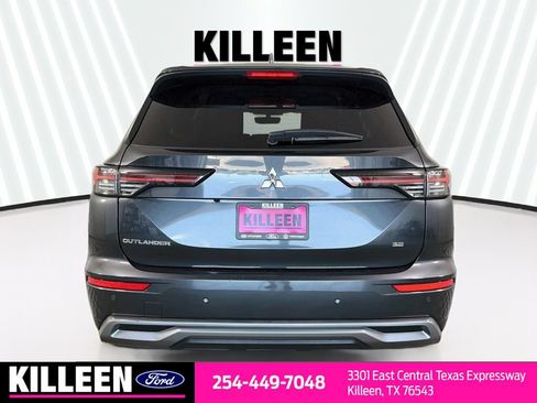 Used 2025 Mitsubishi Outlander SE FWD image 7
