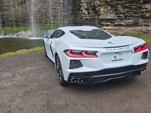 Used 2021 Chevrolet Corvette Stingray Coupe w/ 1LT RWD image 17