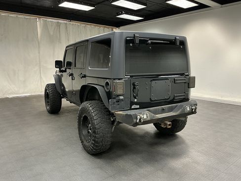 Used 2015 Jeep Wrangler Unlimited Sport w/ Max Tow Package AWD/4WD image 3