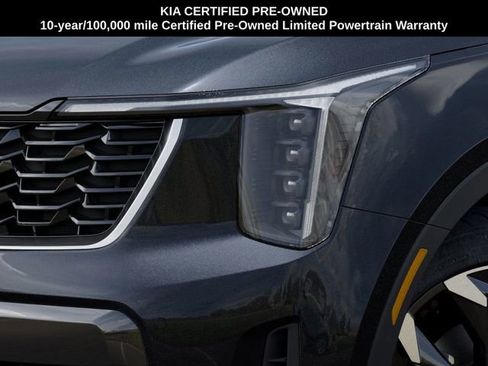 Certified 2025 Kia Sorento SX FWD image 10