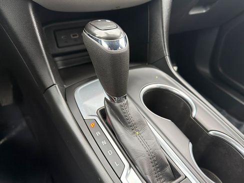 Used 2020 Chevrolet Equinox LS w/ LS Convenience Package FWD image 23
