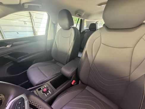 Used 2026 Volkswagen Tiguan SE AWD/4WD image 30