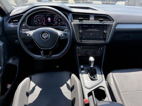 Used 2019 Volkswagen Tiguan SEL FWD image 14