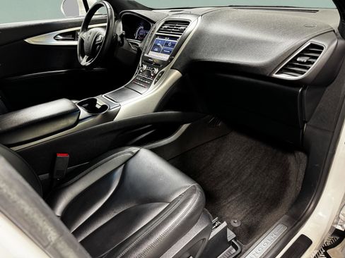 Used 2017 Lincoln MKX Premiere image 11