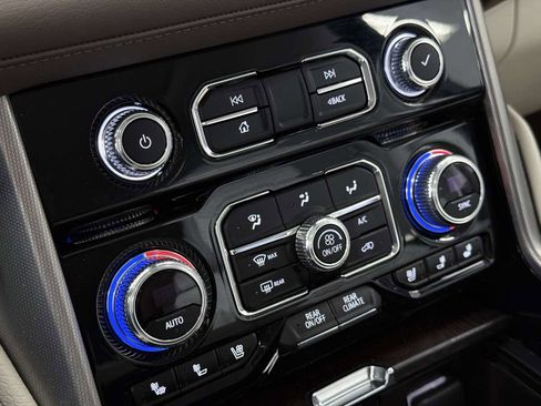 Used 2023 GMC Yukon XL Denali image 57