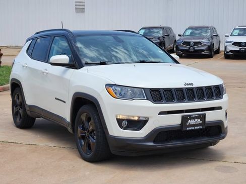 Used 2021 Jeep Compass Latitude w/ Sun and Sound Group FWD image 3