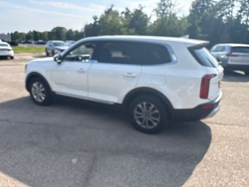 Used 2020 Kia Telluride LX FWD image 13
