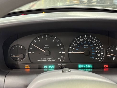 Used 2000 Chrysler Town & Country LX image 18