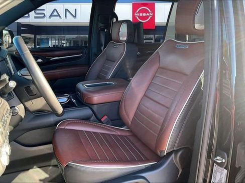 Used 2024 GMC Yukon XL Denali Ultimate image 18