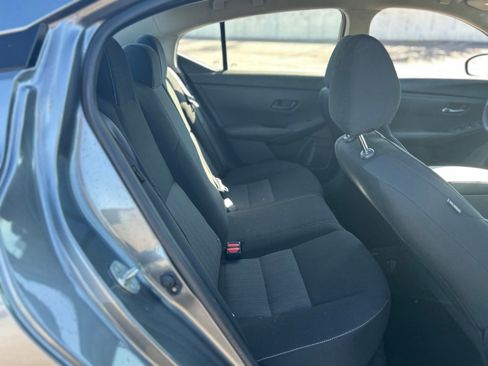 Used 2024 Nissan Sentra SV FWD image 12