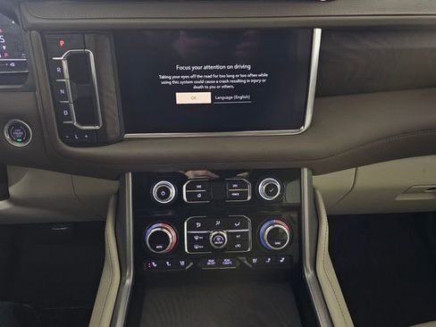 Used 2023 GMC Yukon XL Denali image 30