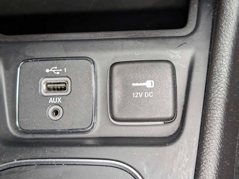 Used 2020 Jeep Cherokee Latitude Plus w/ Cold Weather Group image 27