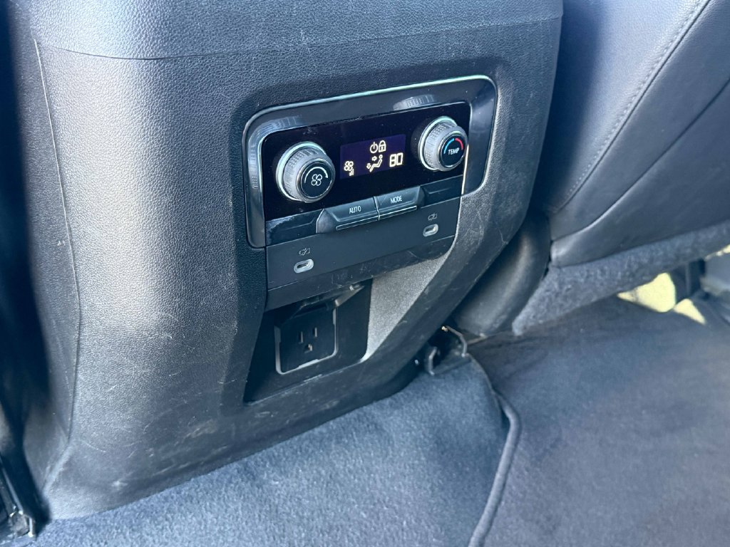Used 2023 Chevrolet Suburban RST AWD/4WD image 19