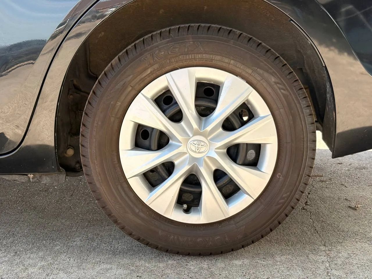 Used 2014 Toyota Corolla L FWD image 12