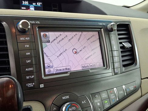 Used 2012 Toyota Sienna XLE w/ XLE Navigation Pkg image 14