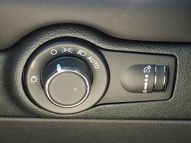 Used 2025 Dodge Durango GT AWD/4WD image 30