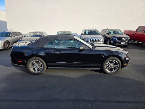 Used 2011 Ford Mustang Premium w/ Comfort Pkg image 4