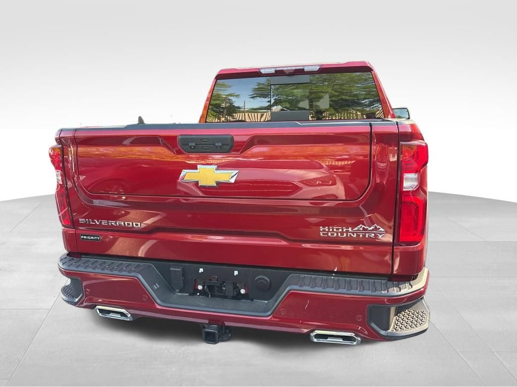 Used 2025 Chevrolet Silverado 1500 High Country AWD/4WD image 8
