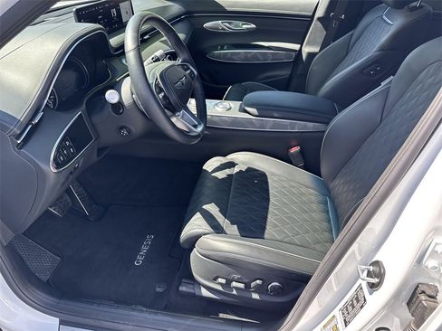 Used 2024 Genesis GV70 3.5T Sport w/ Sport Advanced Package image 9