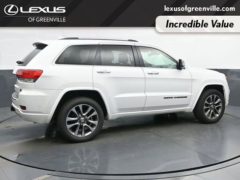 Used 2017 Jeep Grand Cherokee Overland w/ Jeep Active Safety Group AWD/4WD image 8