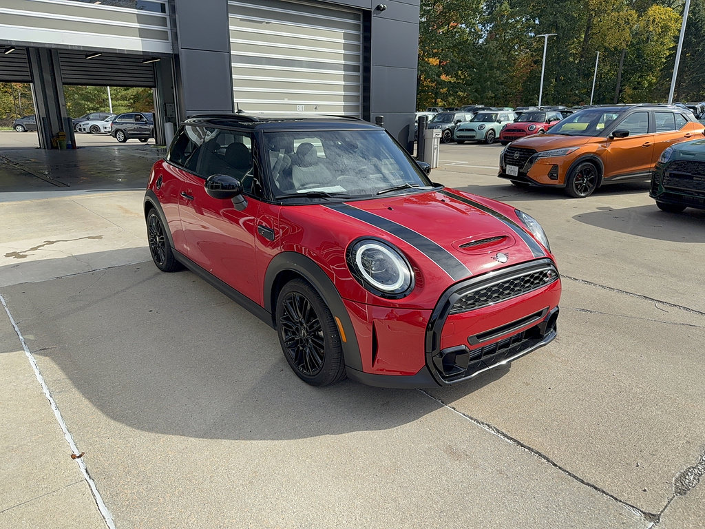 Used 2024 MINI Cooper S FWD image 2
