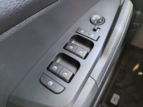 Certified 2025 Kia Sportage LX FWD image 28