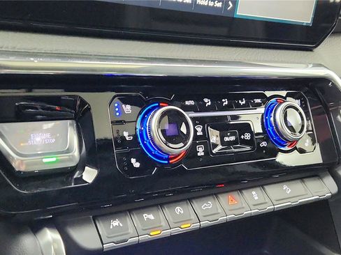 Used 2025 GMC Sierra 1500 Denali w/ Denali Reserve Package image 32